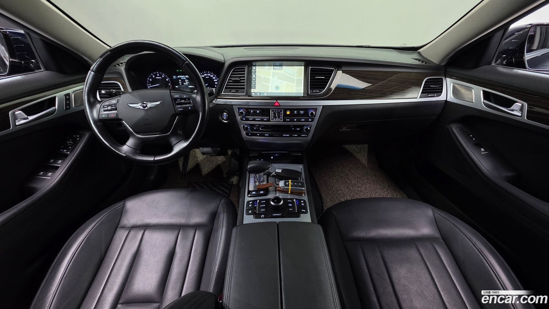 Main__Slider__Photo:G80 Genesis 2018.4-6