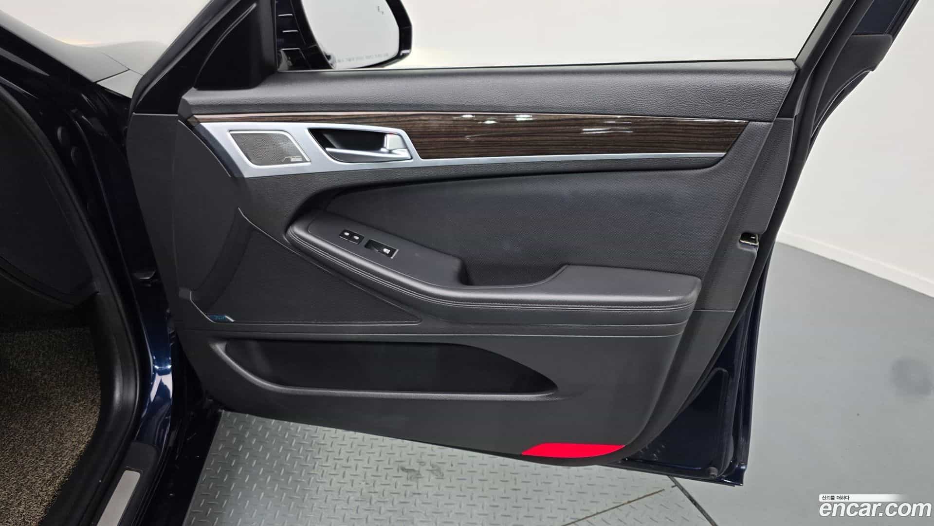 G80 Genesis 2018.4-INNER-034