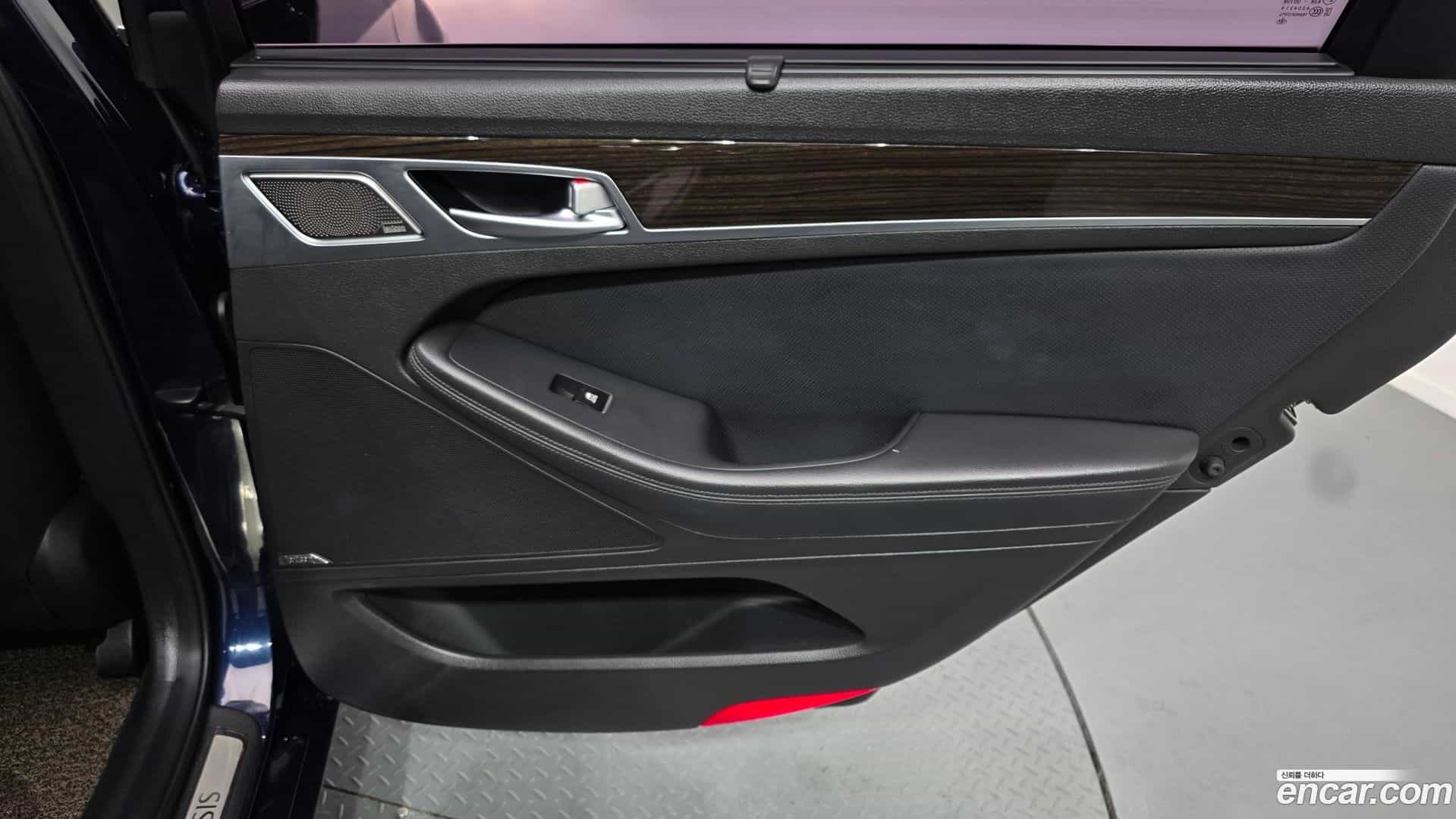 G80 Genesis 2018.4-INNER-035