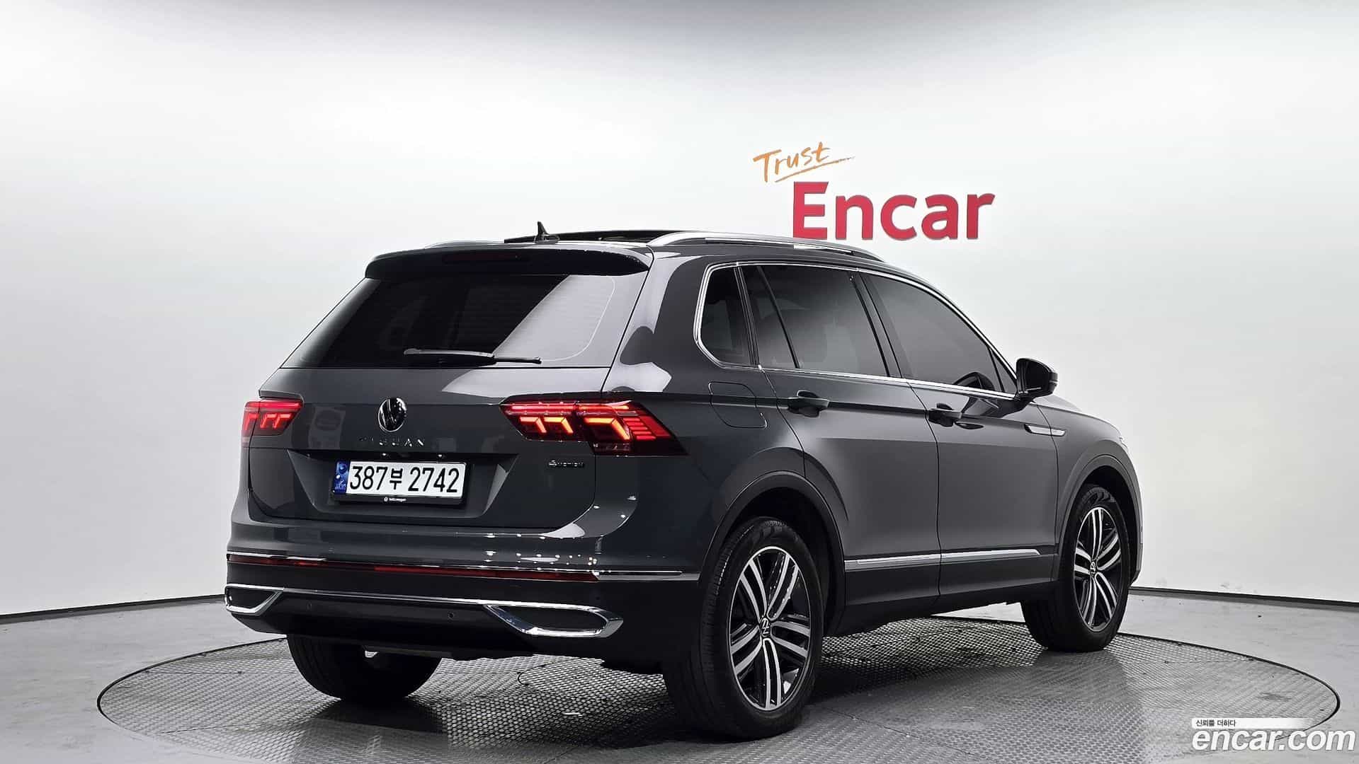 Tiguan Volkswagen 2021.11-OUTER-002