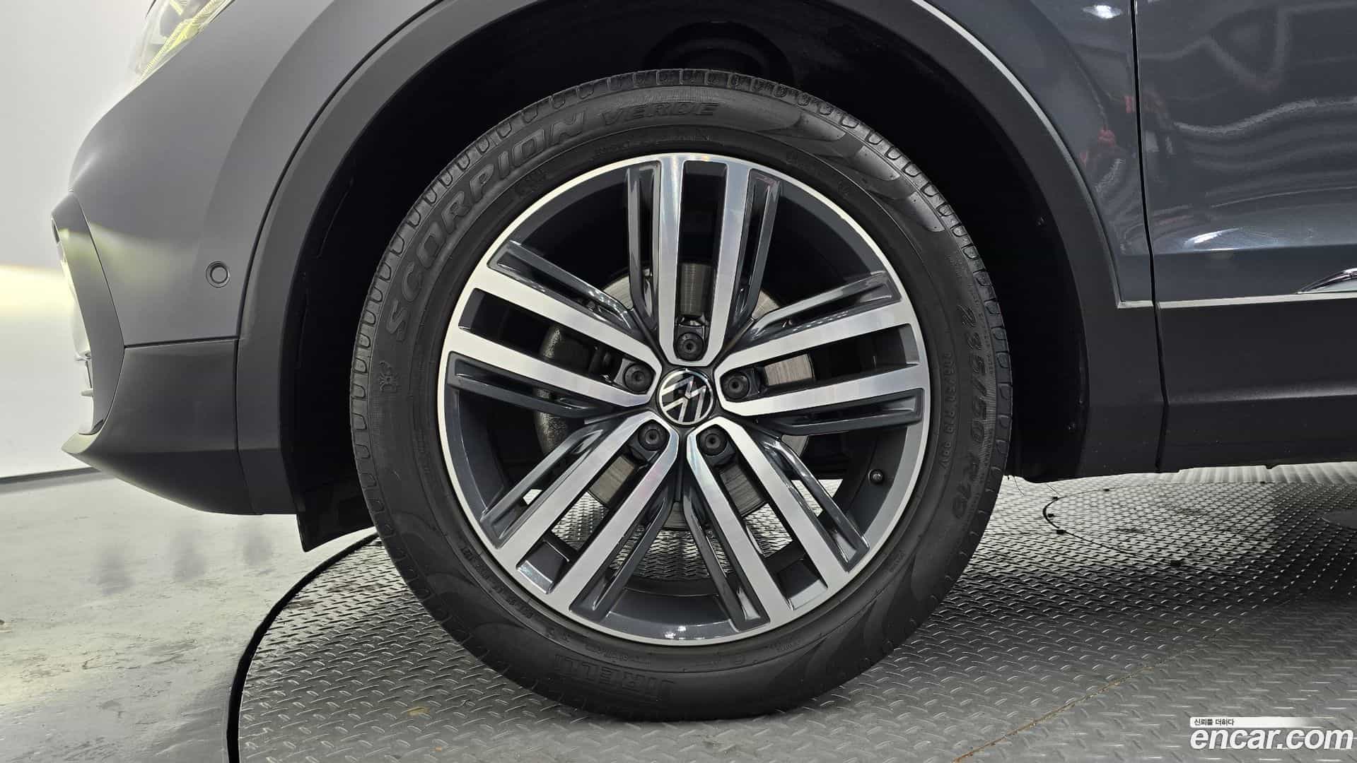Tiguan Volkswagen 2021.11-OUTER-005