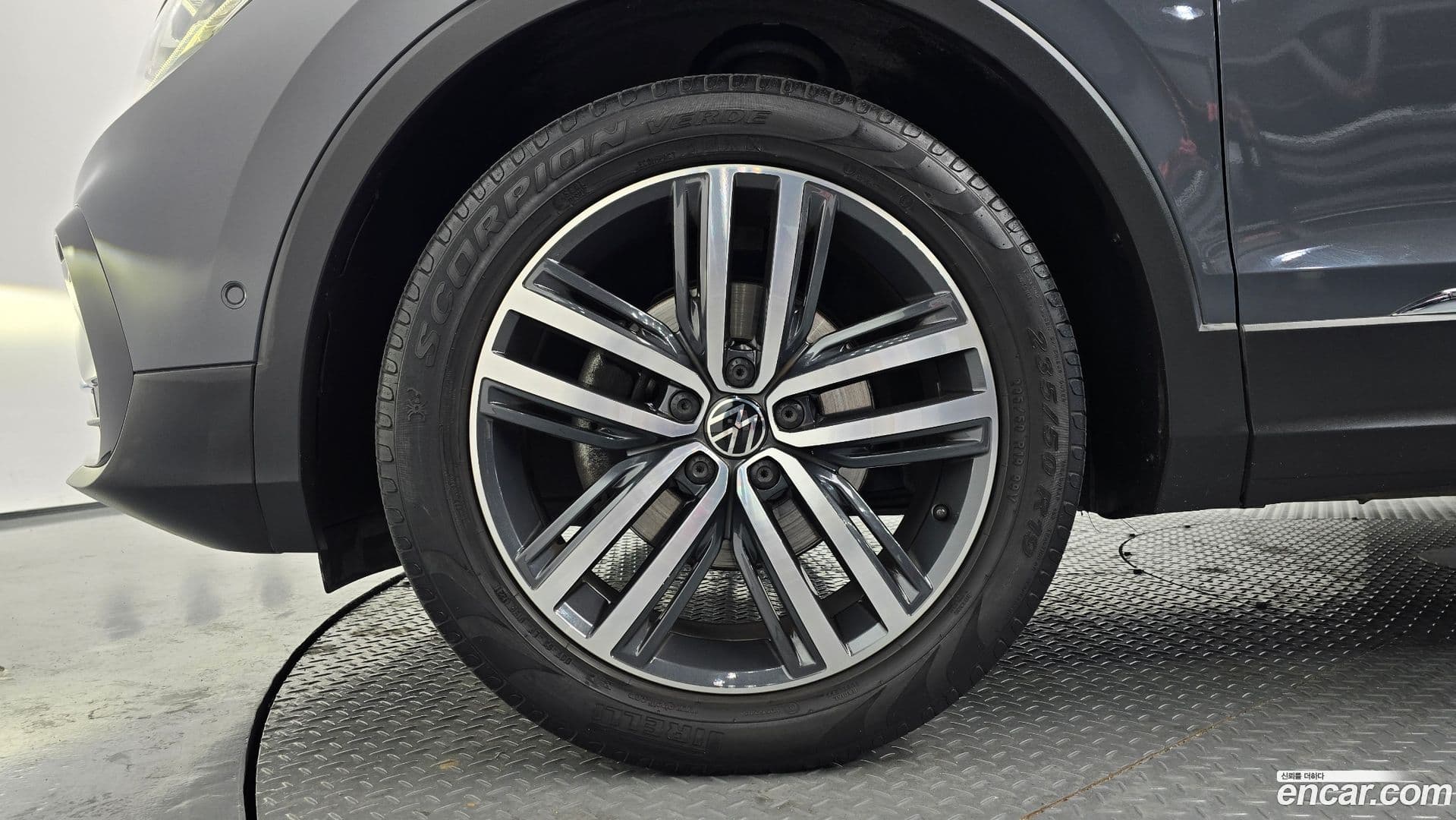 Main__Slider__Photo:Tiguan Volkswagen 2021.11-4