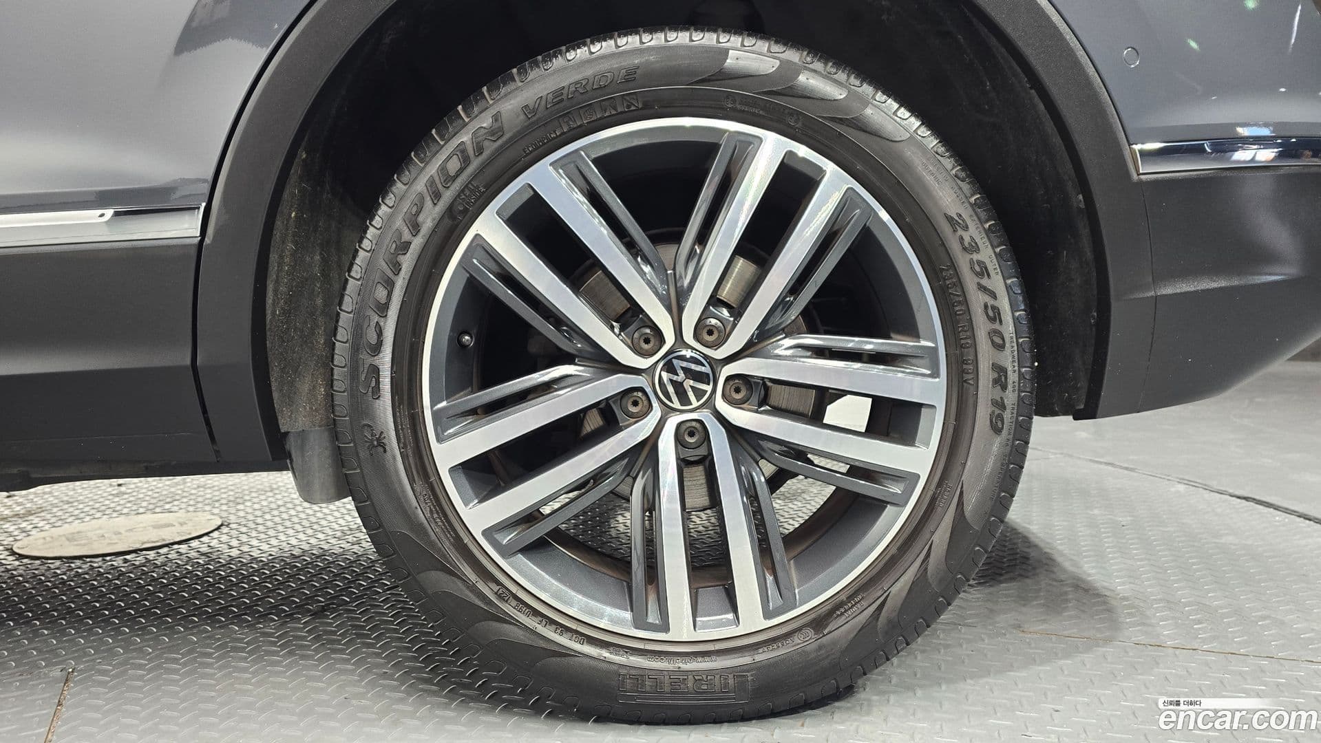 Main__Slider__Photo:Tiguan Volkswagen 2021.11-20