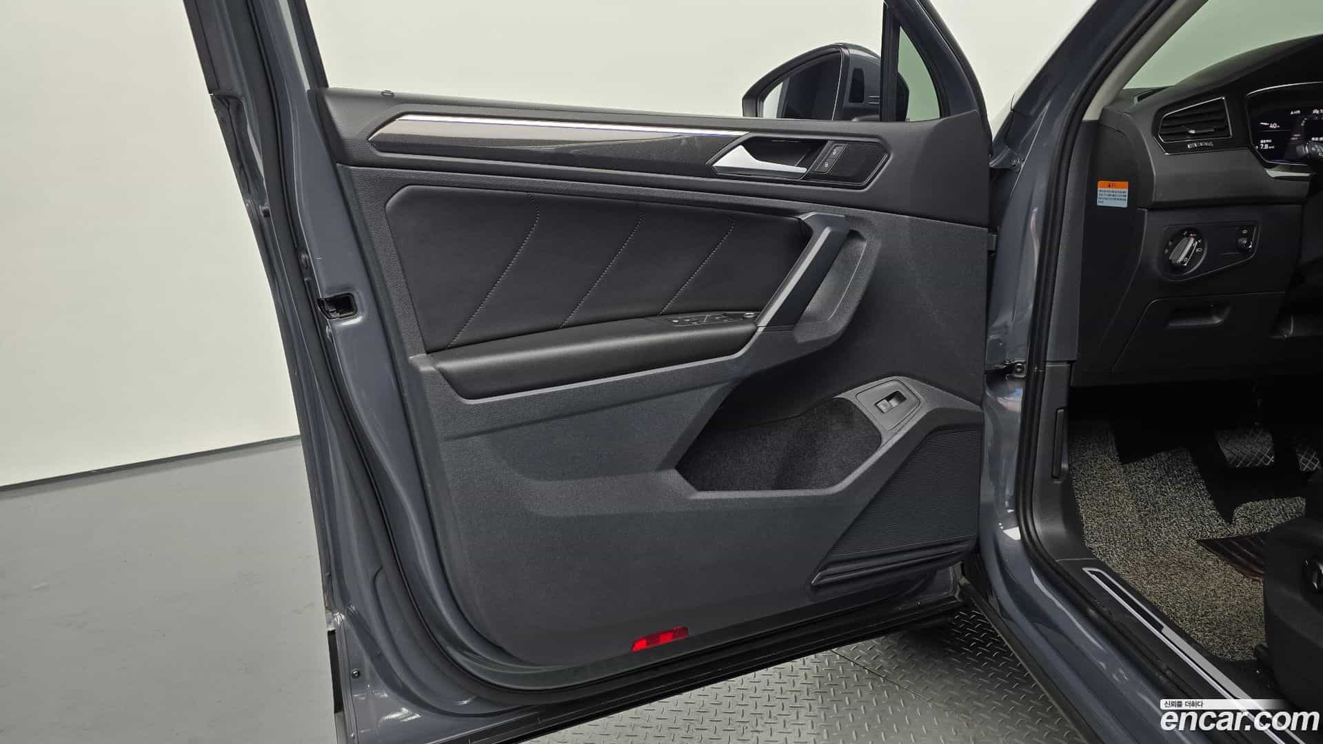 Tiguan Volkswagen 2021.11-INNER-034