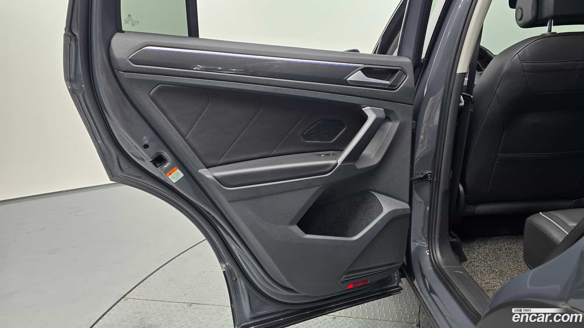 Tiguan Volkswagen 2021.11-INNER-035