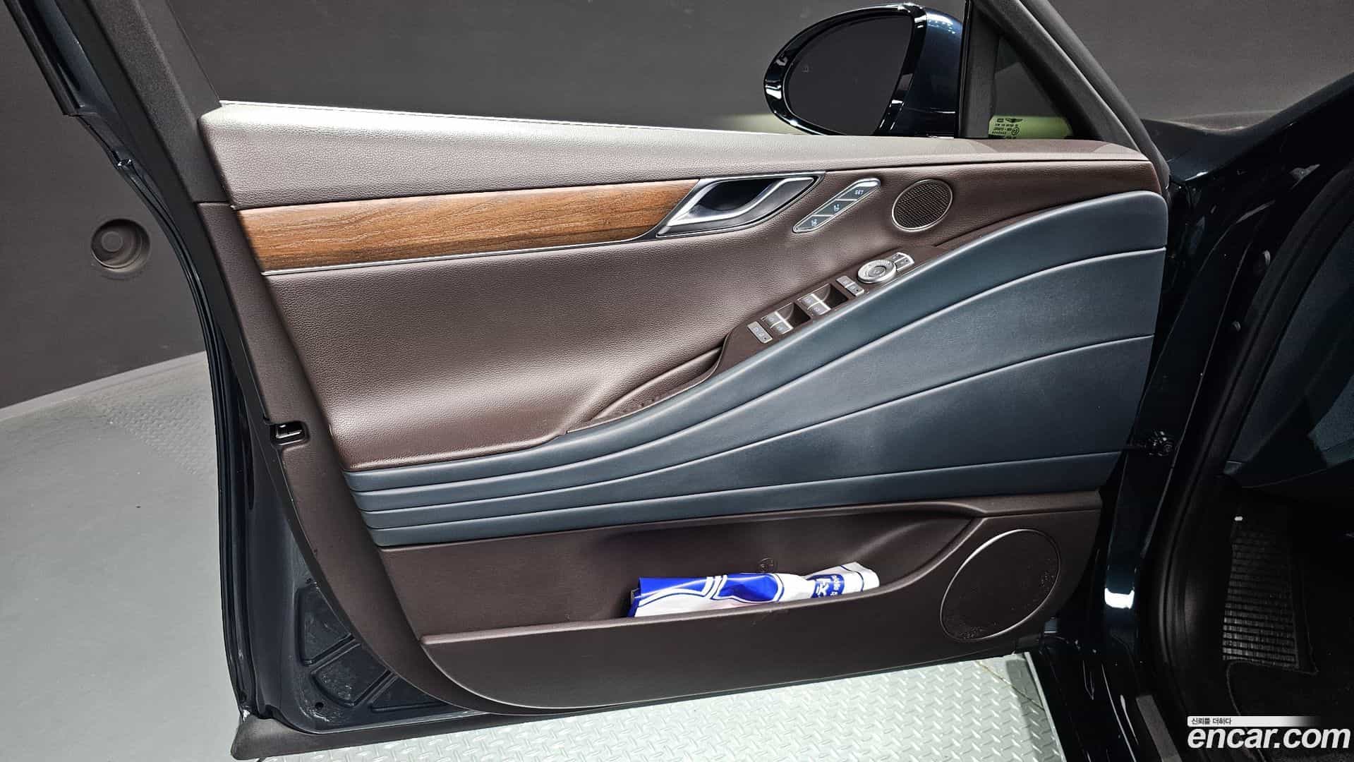 G80 Genesis 2022.2-INNER-034