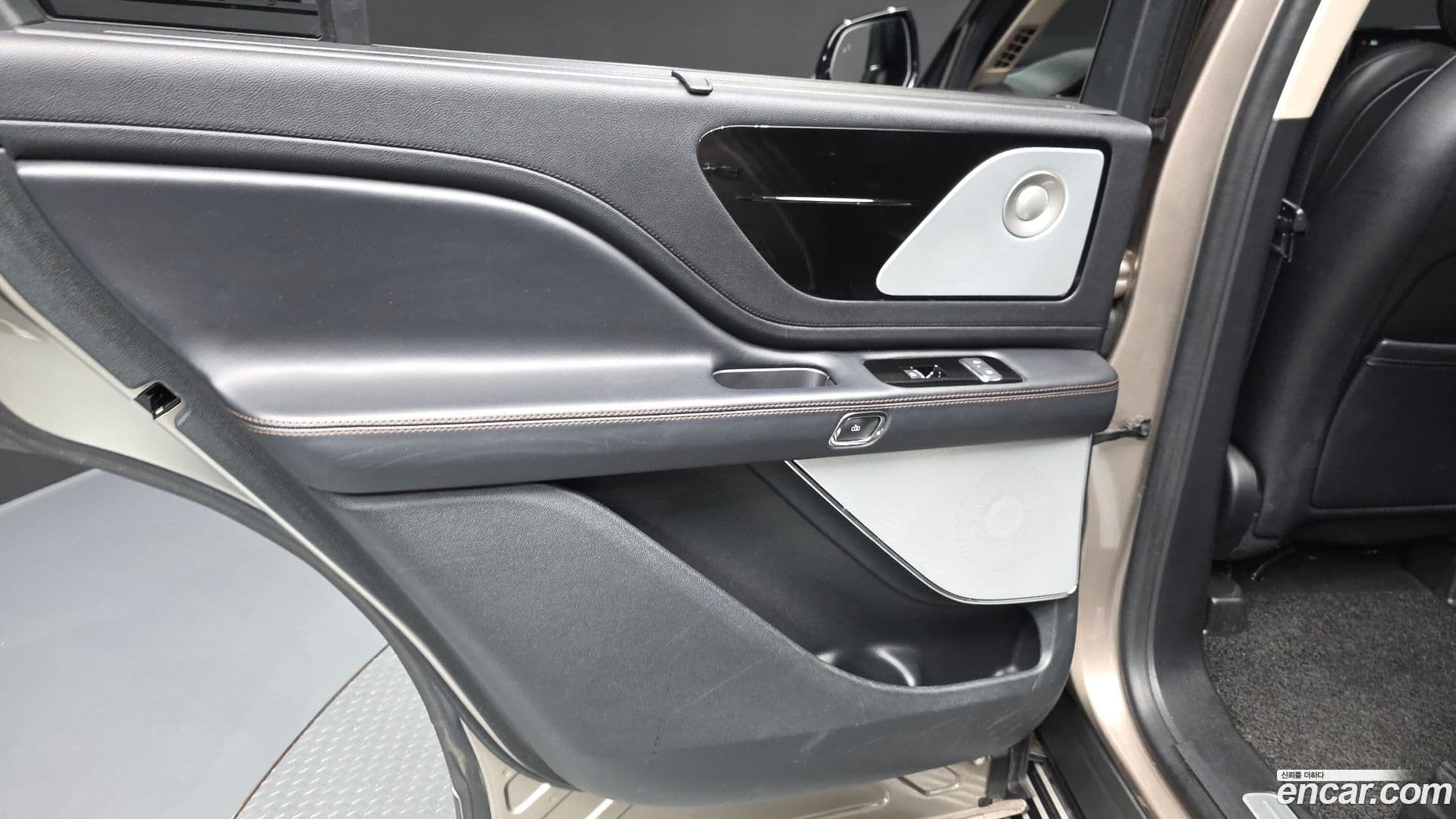 Main__Slider__Photo:Aviator Lincoln 2021.5-24