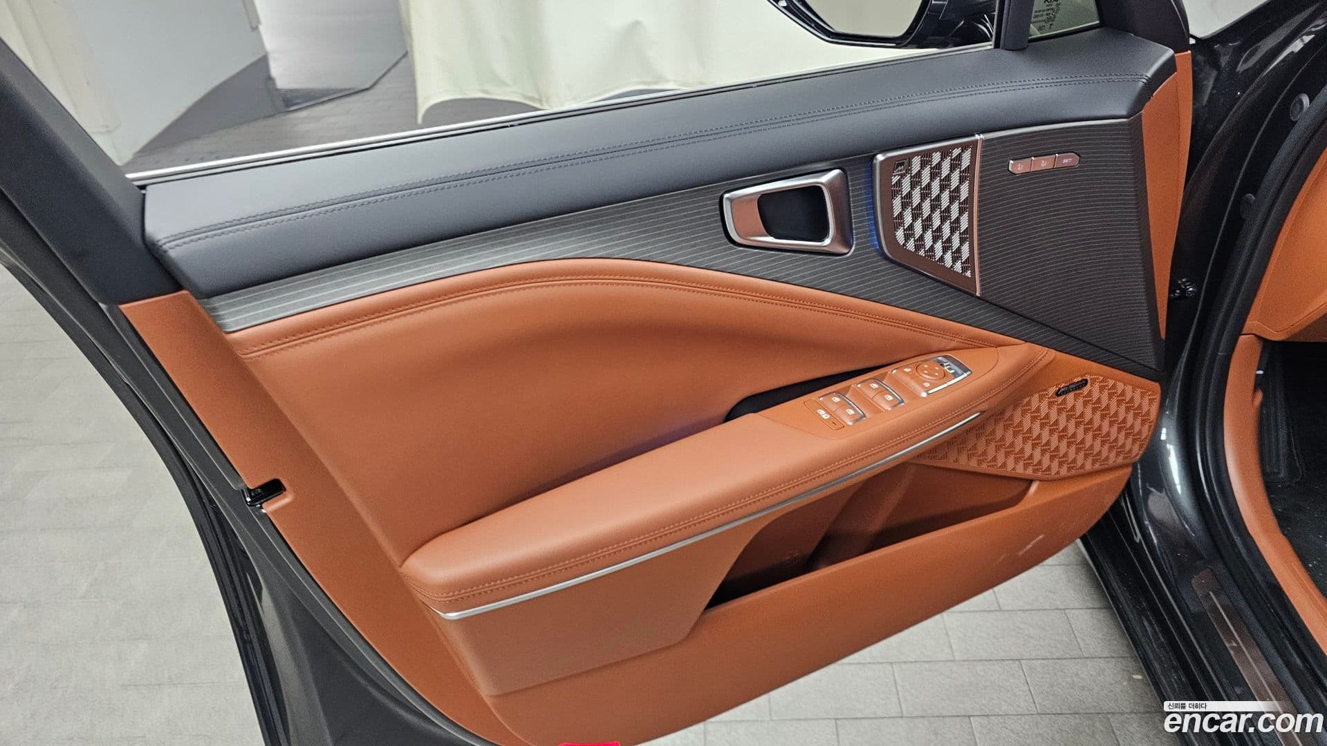 Main__Slider__Photo:K8 Kia 2024.9-23