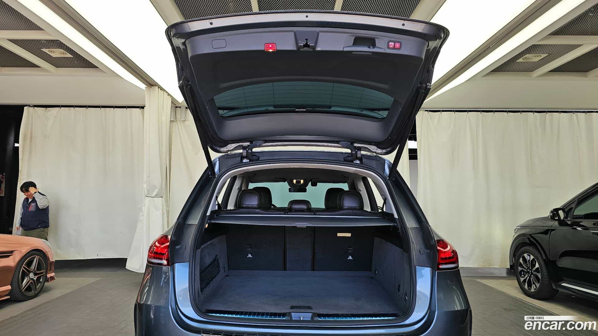 GLE-Class Mercedes-Benz 2019.11-OPTION-024