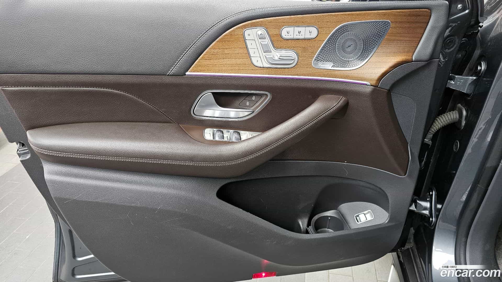 GLE-Class Mercedes-Benz 2019.11-INNER-034