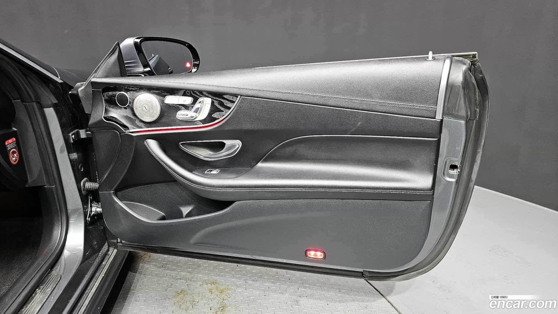 E-Class Mercedes-Benz 2017.11-INNER-035
