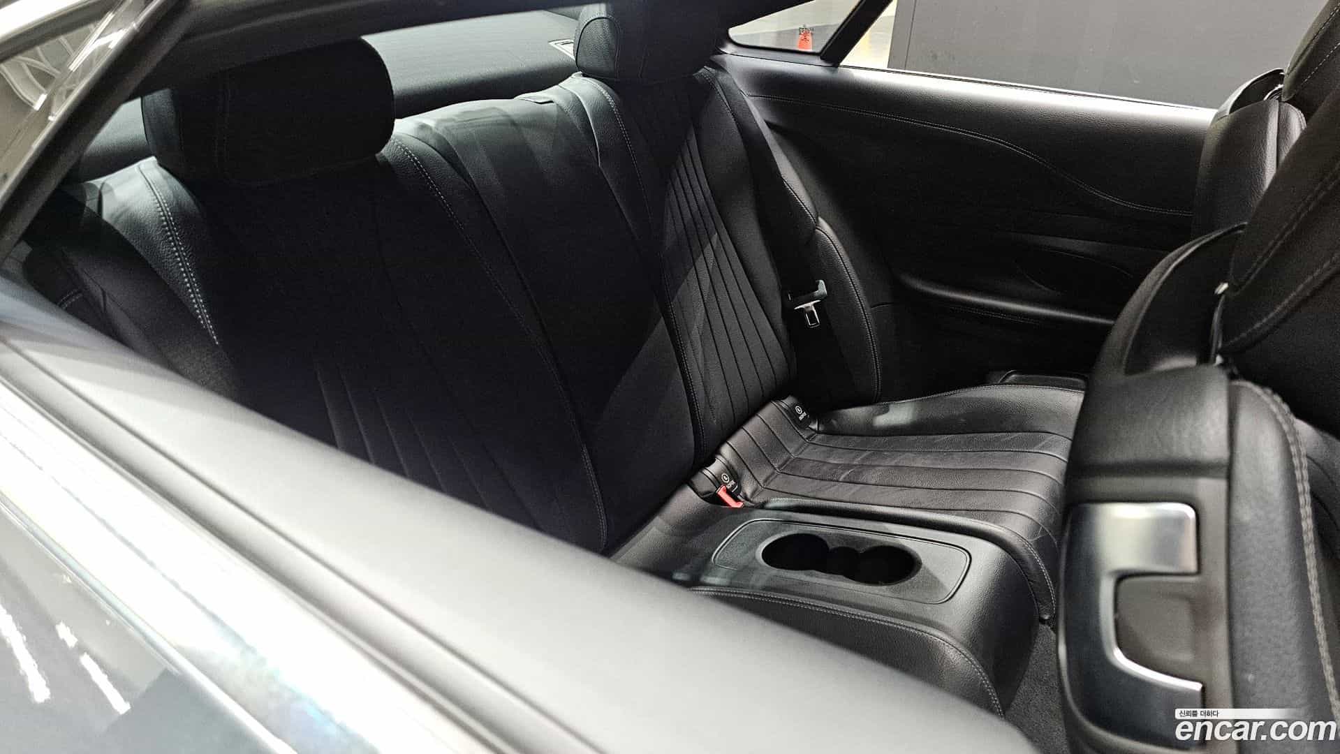 E-Class Mercedes-Benz 2017.11-OPTION-043