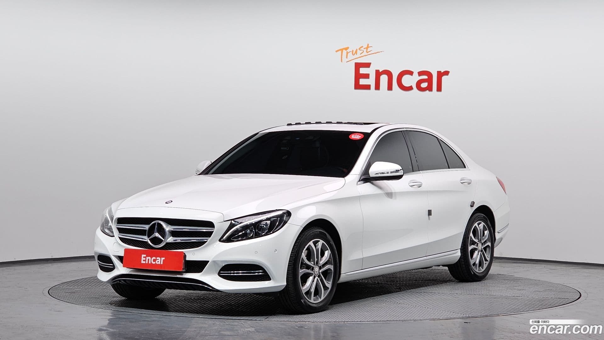 Main__Slider__Photo:C-Class Mercedes-Benz 2015.7-0