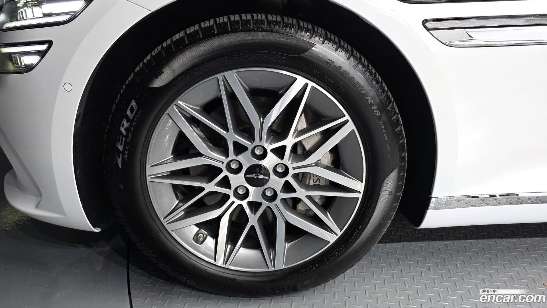 Main__Slider__Photo:G80 Genesis 2025.3-4