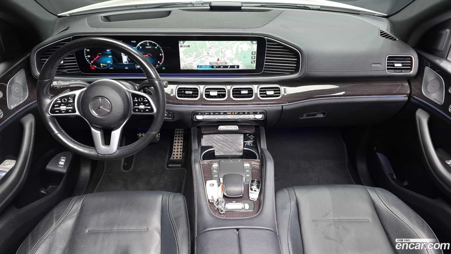 GLE-Class Mercedes-Benz 2021.1-INNER-007