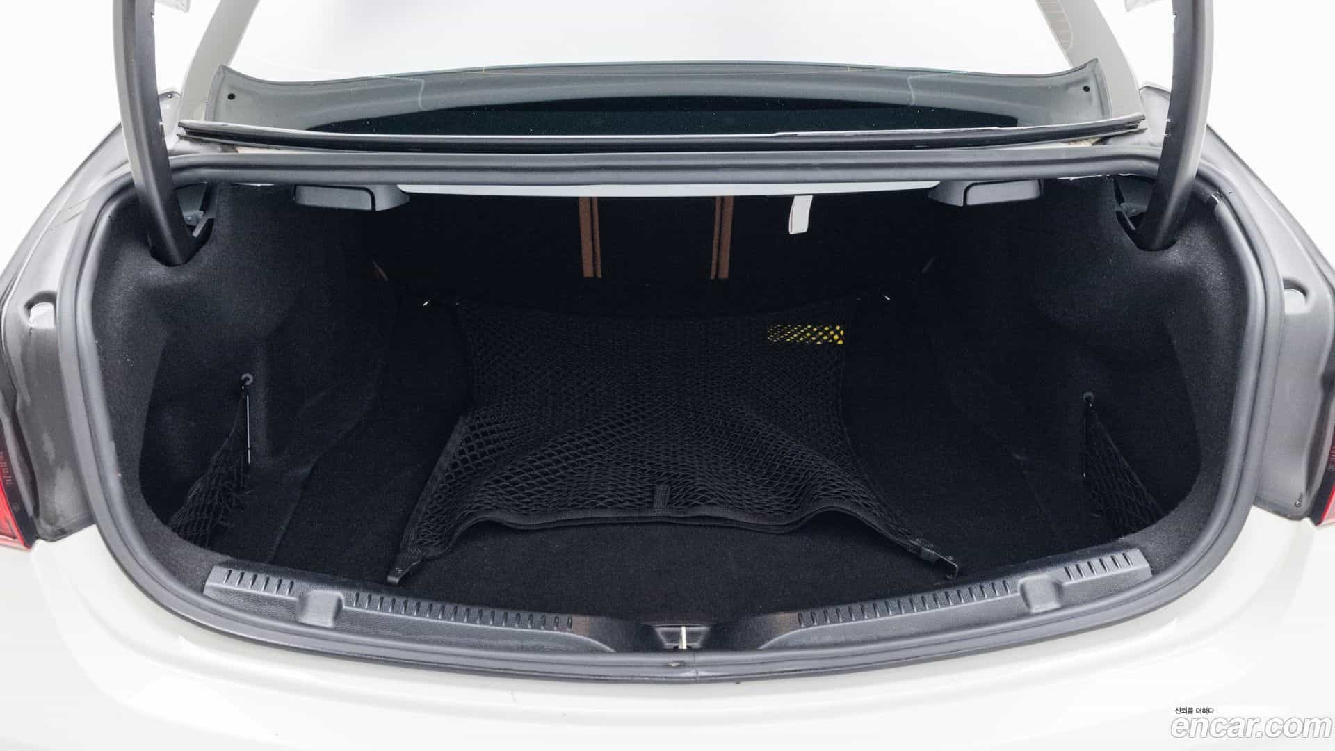 E-Class Mercedes-Benz 2023.4-OPTION-015
