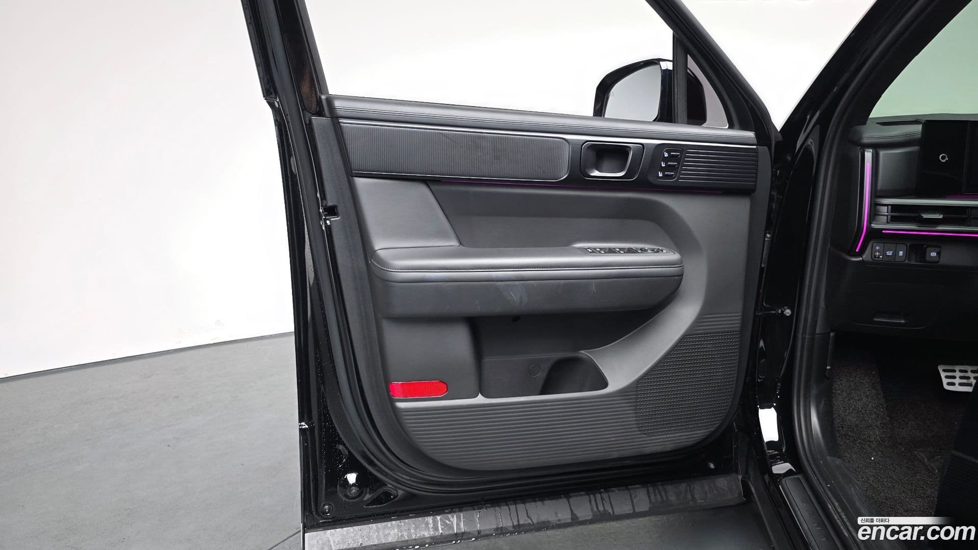 Main__Slider__Photo:Santafe Hyundai 2024.0-23