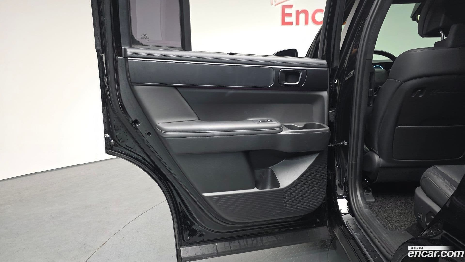 Main__Slider__Photo:Santafe Hyundai 2024.0-24