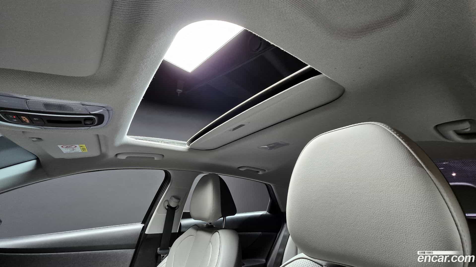 AVANTE Hyundai 2020.6-OPTION-021
