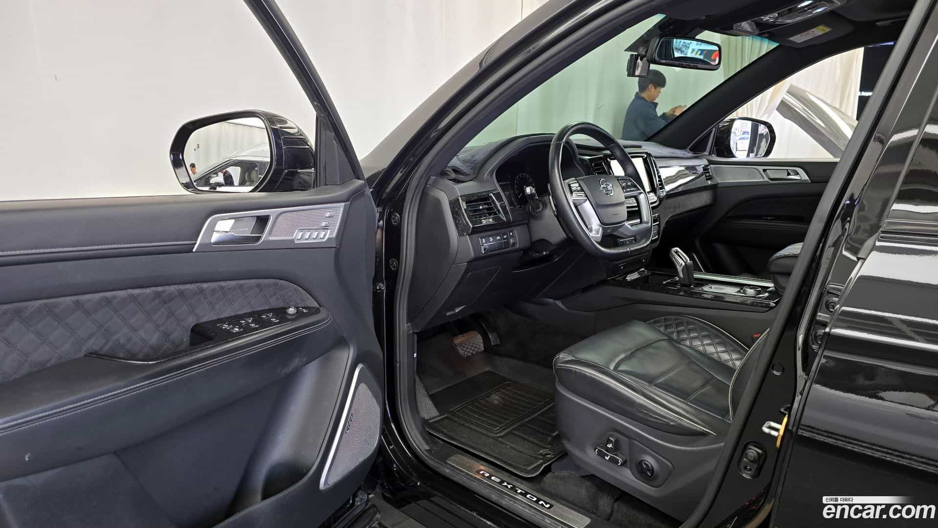 Rexton KG Mobility 2020.10-INNER-010