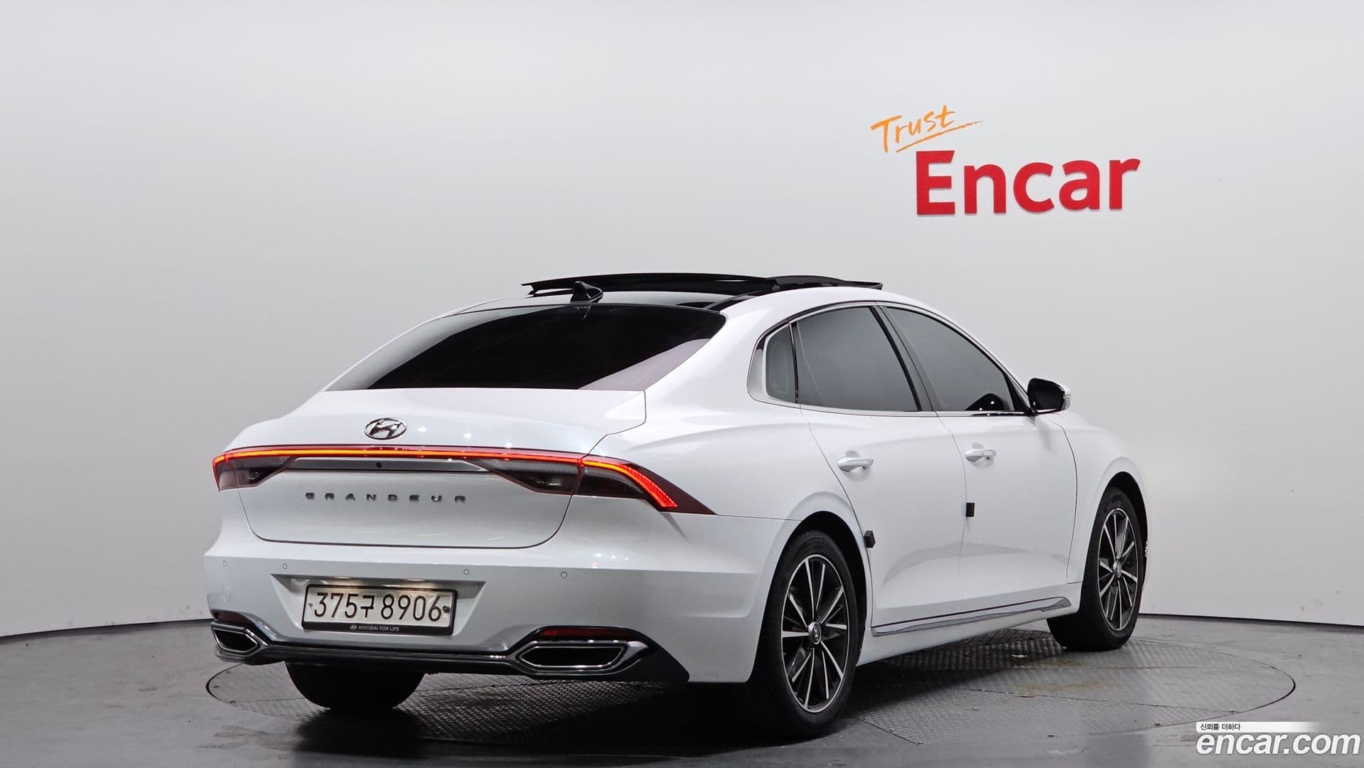 Main__Slider__Photo:Grandeur Hyundai 2020.1-1
