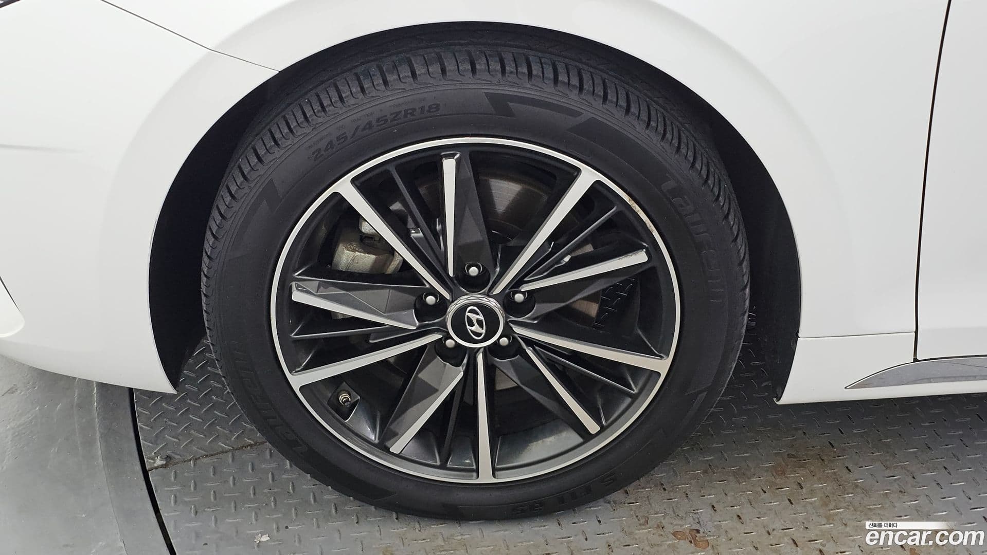 Main__Slider__Photo:Grandeur Hyundai 2020.1-4