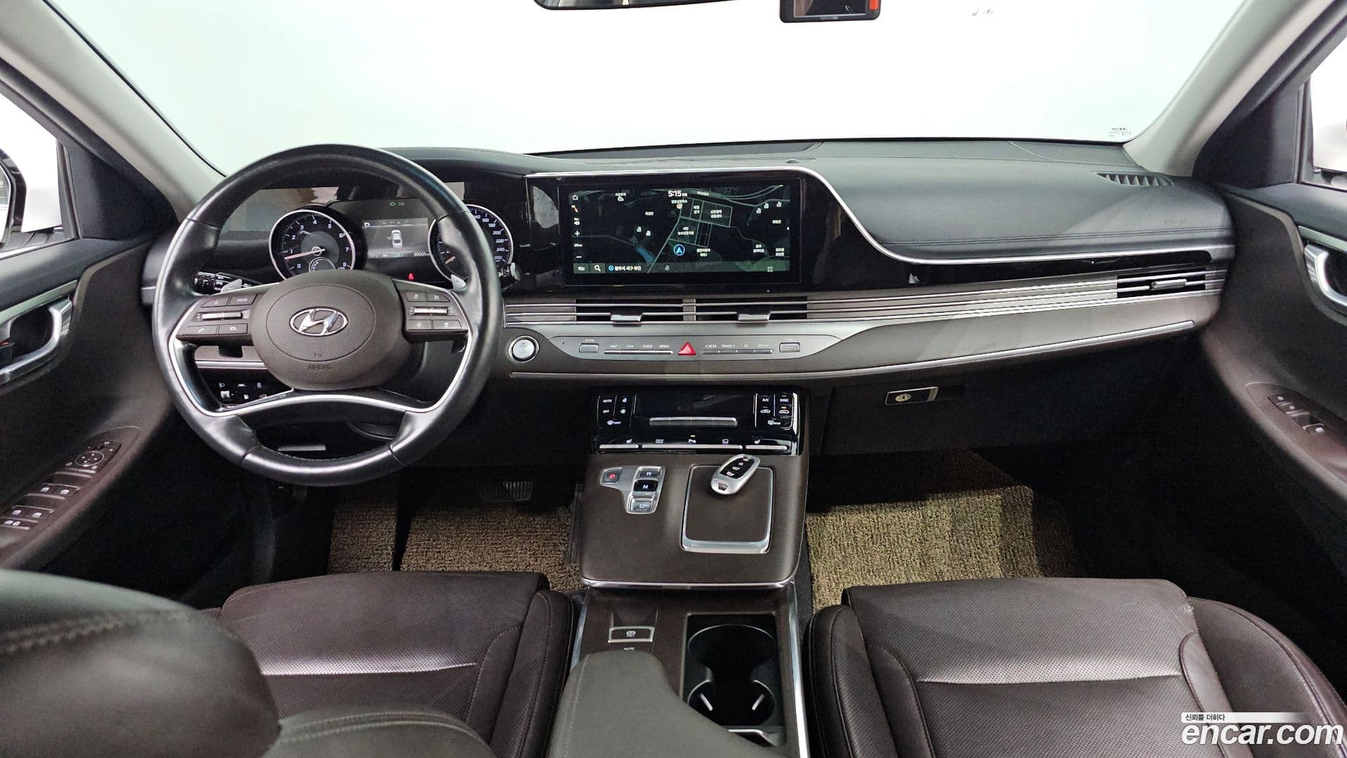 Main__Slider__Photo:Grandeur Hyundai 2020.1-6