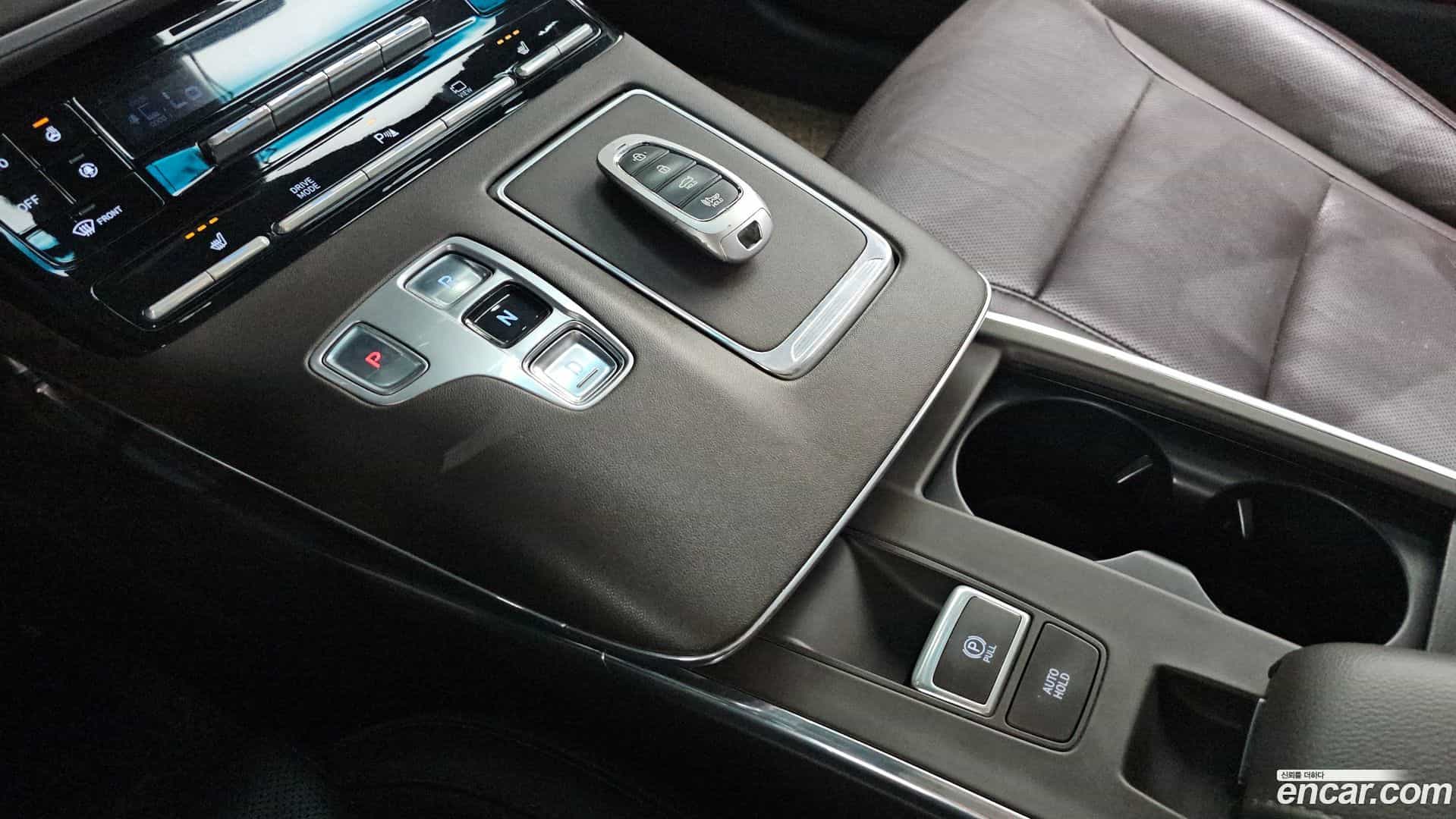 Grandeur Hyundai 2020.1-INNER-009