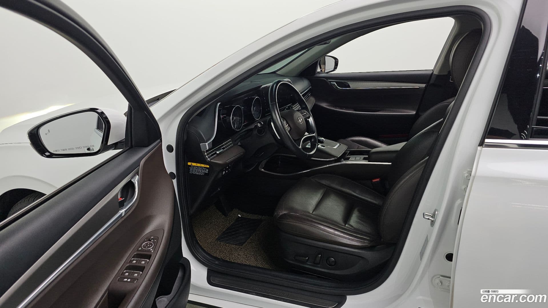 Main__Slider__Photo:Grandeur Hyundai 2020.1-9