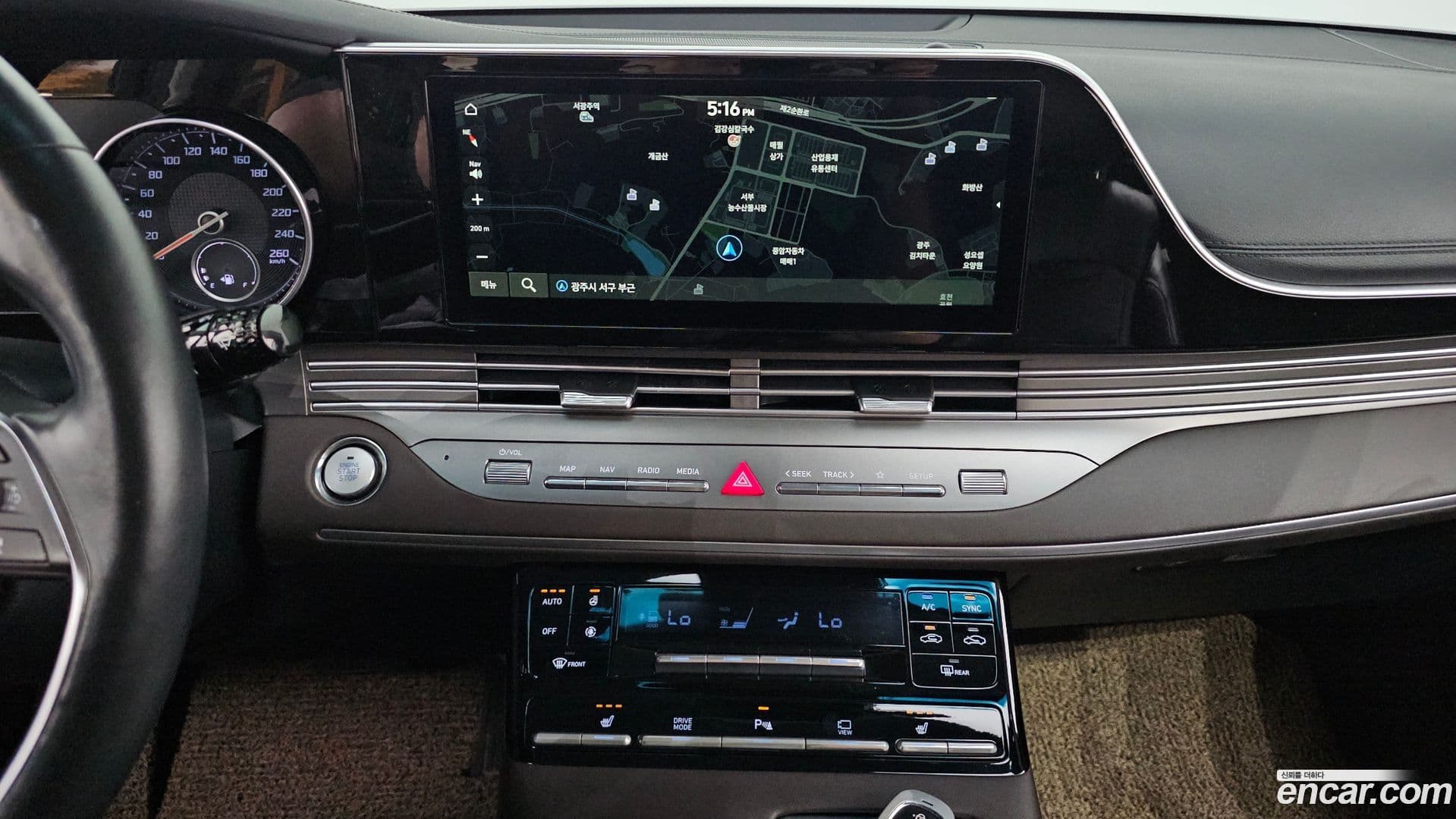 Main__Slider__Photo:Grandeur Hyundai 2020.1-12