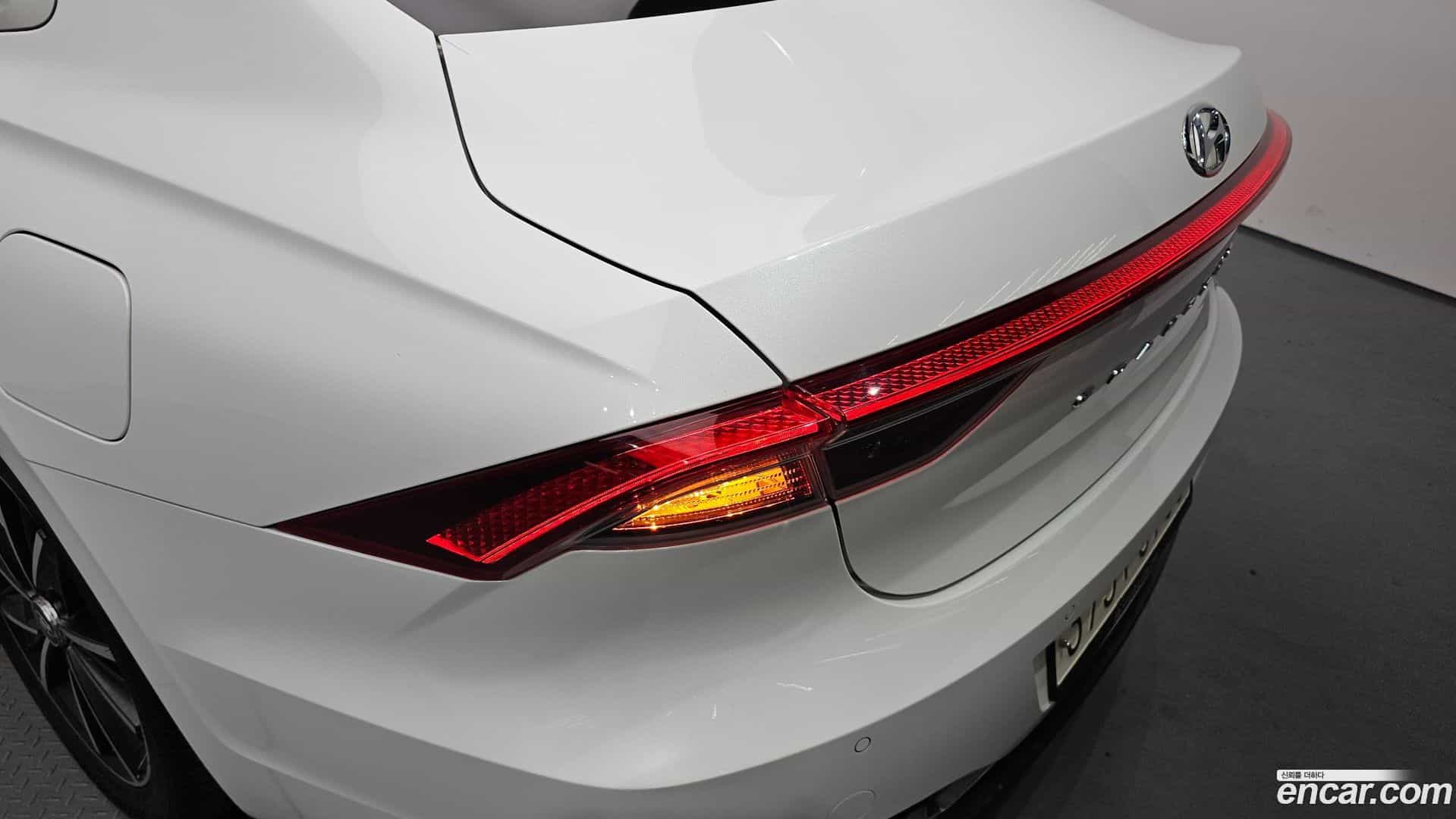 Grandeur Hyundai 2020.1-OUTER-033