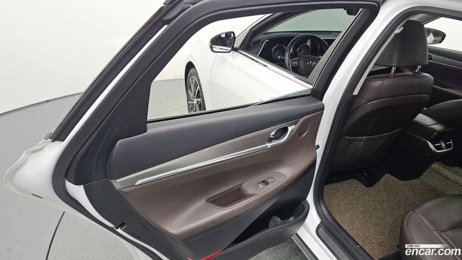 Grandeur Hyundai 2020.1-INNER-035