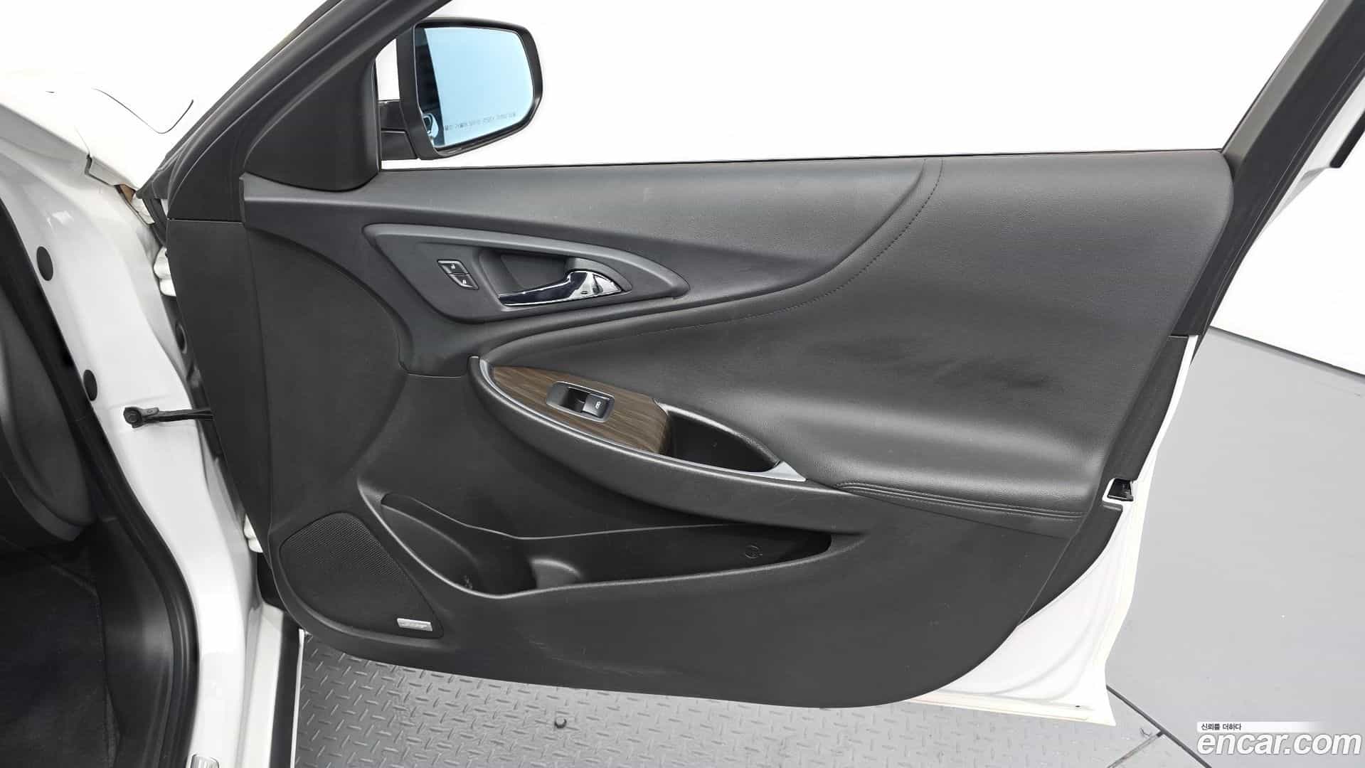 Malibu Chevrolet 2019.9-INNER-034
