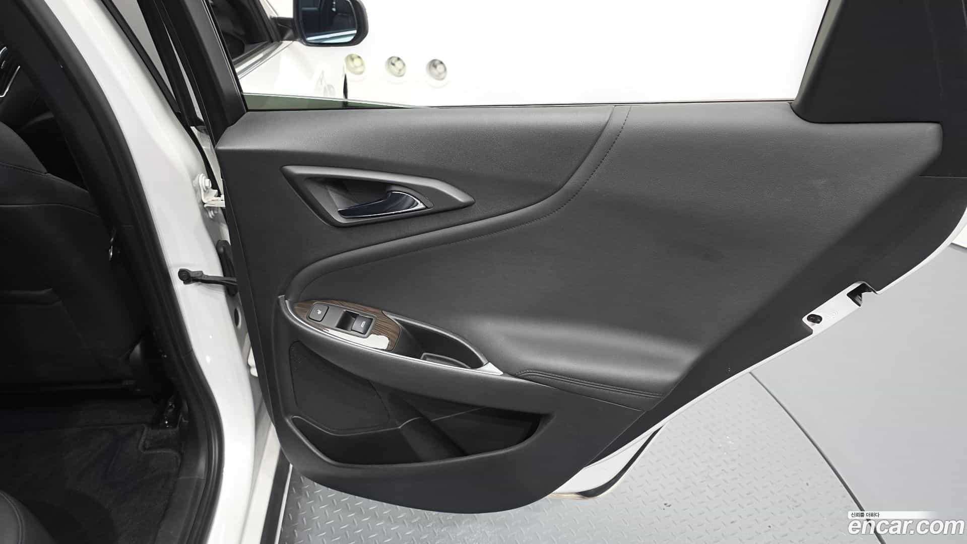 Malibu Chevrolet 2019.9-INNER-035