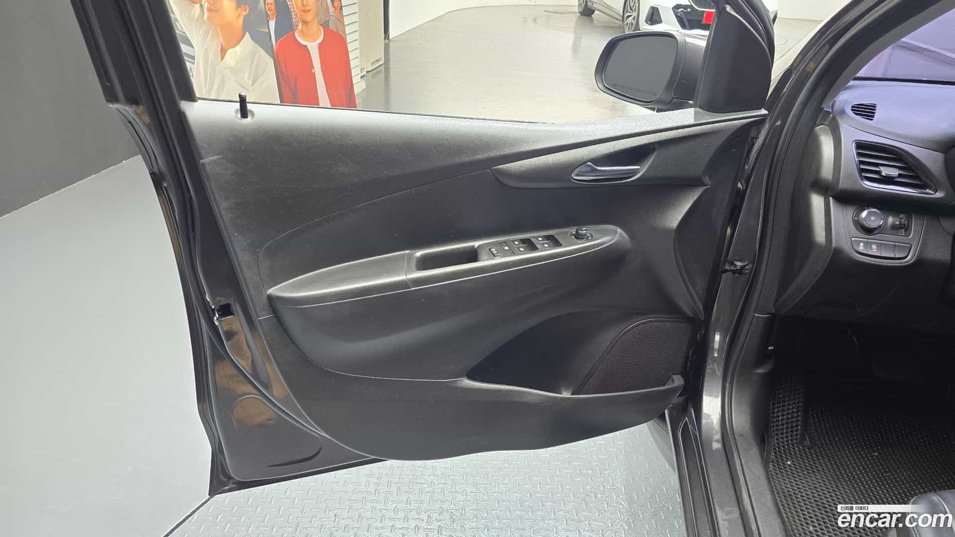 Spark Chevrolet 2016.1-INNER-034