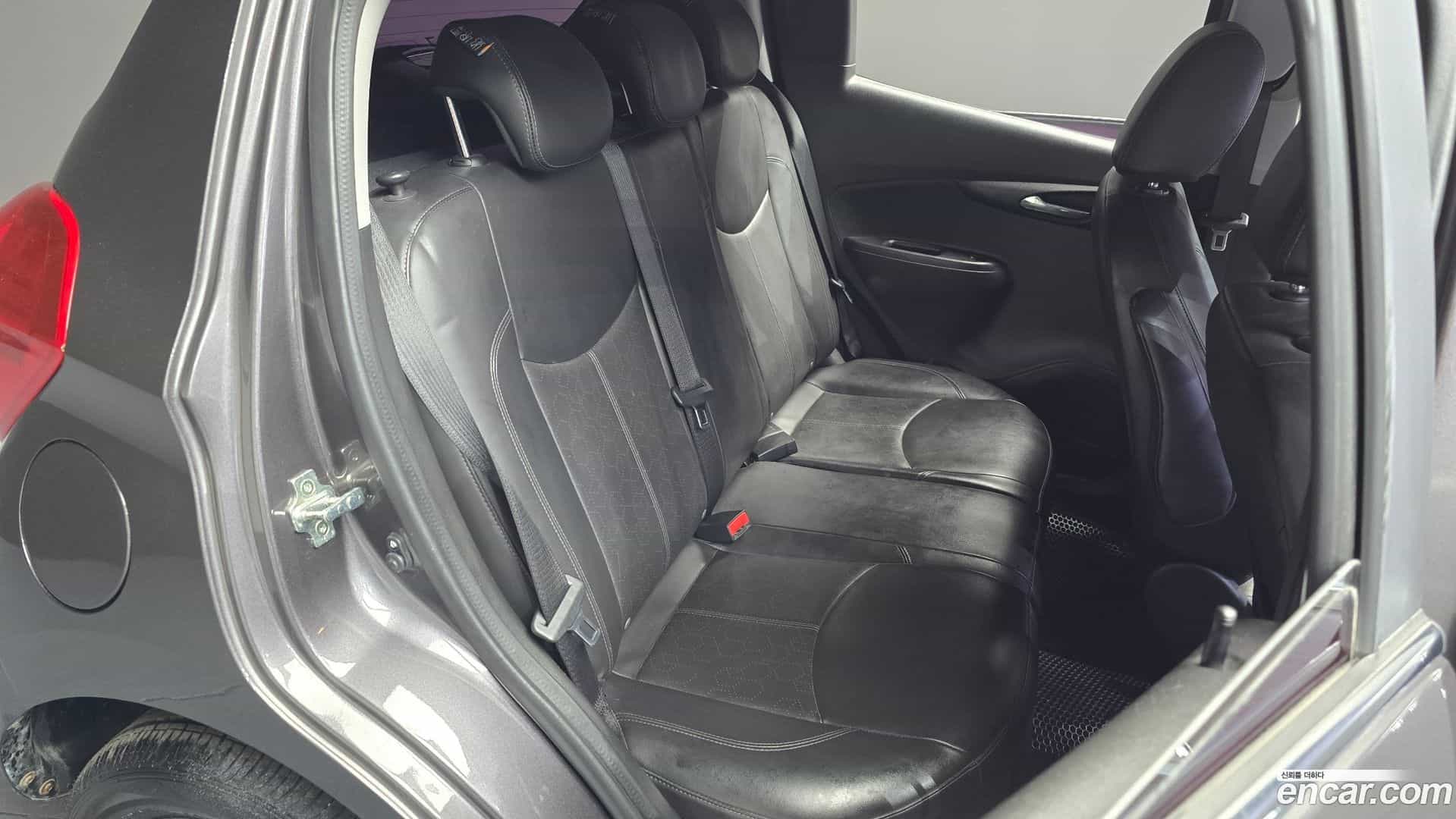 Spark Chevrolet 2016.1-INNER-036