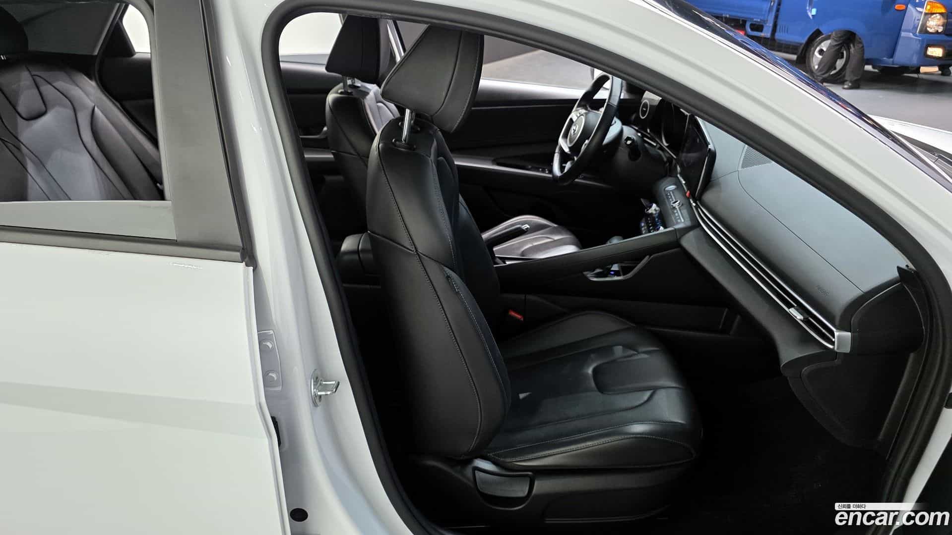 AVANTE Hyundai 2021.8-OPTION-016
