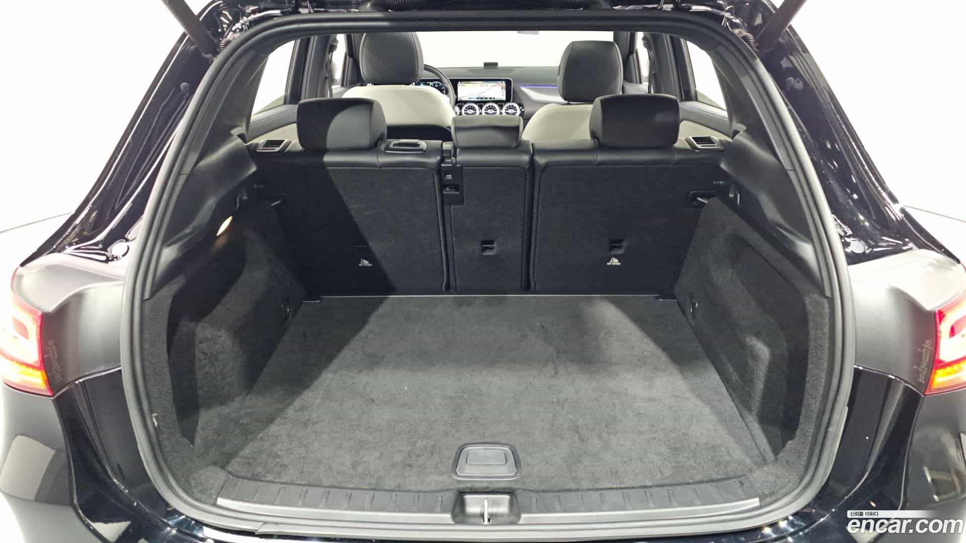 GLA-Class Mercedes-Benz 2020.8-OPTION-024
