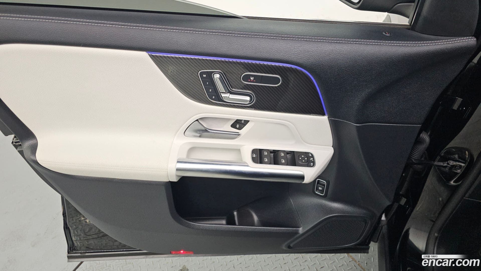 Main__Slider__Photo:GLA-Class Mercedes-Benz 2020.8-26