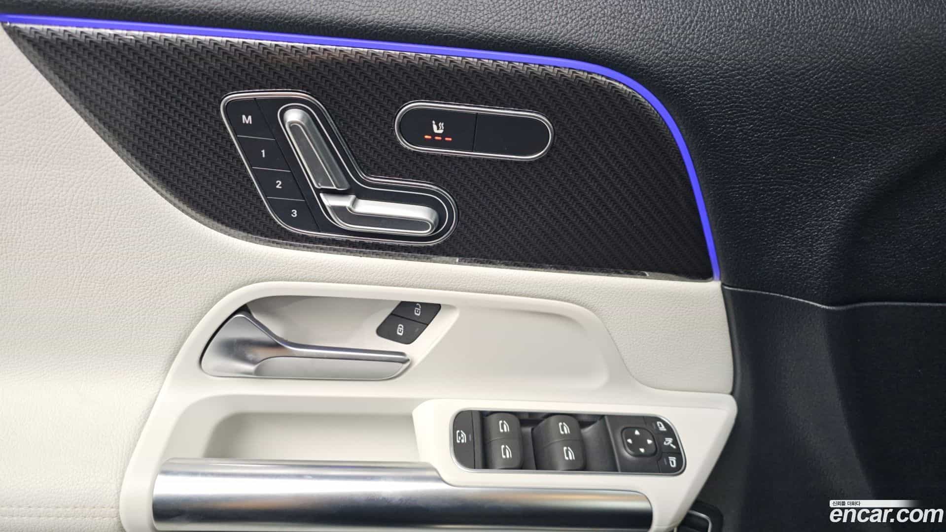 GLA-Class Mercedes-Benz 2020.8-OPTION-042