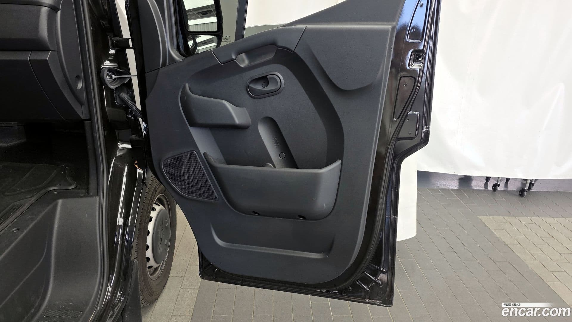 Main__Slider__Photo:Master Renault Korea 2024.9-24