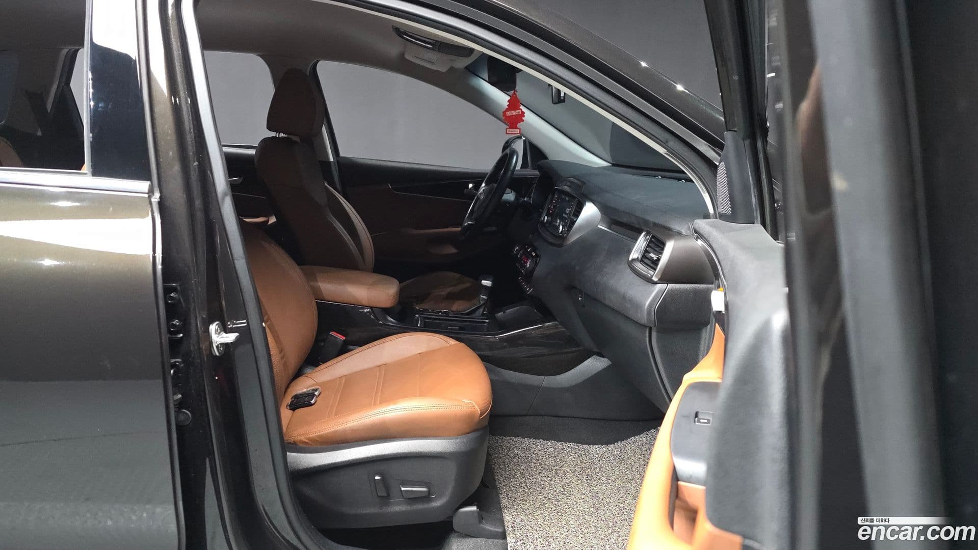 Main__Slider__Photo:Sorento Kia 2018.6-10