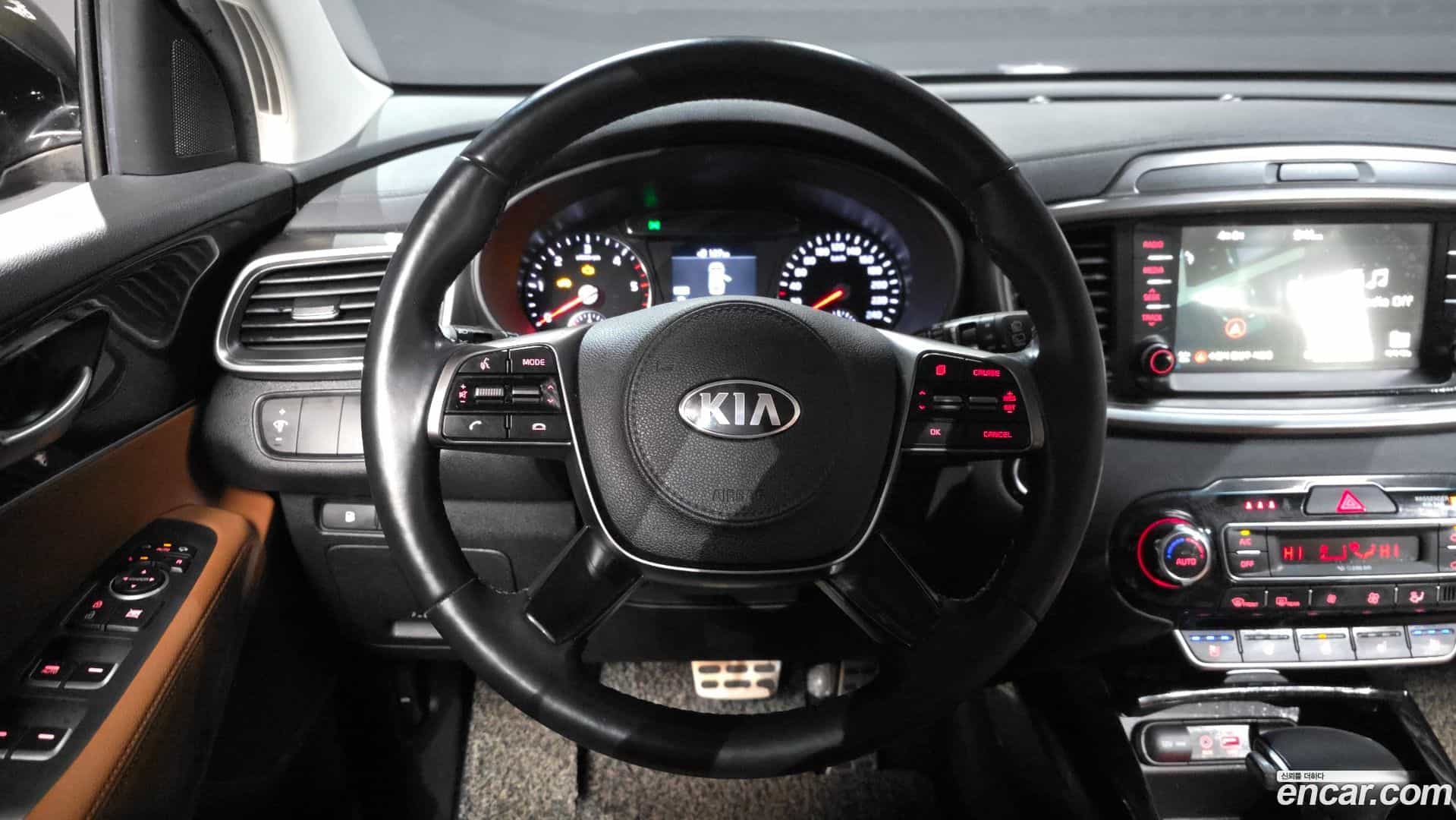 Sorento Kia 2018.6-OPTION-018