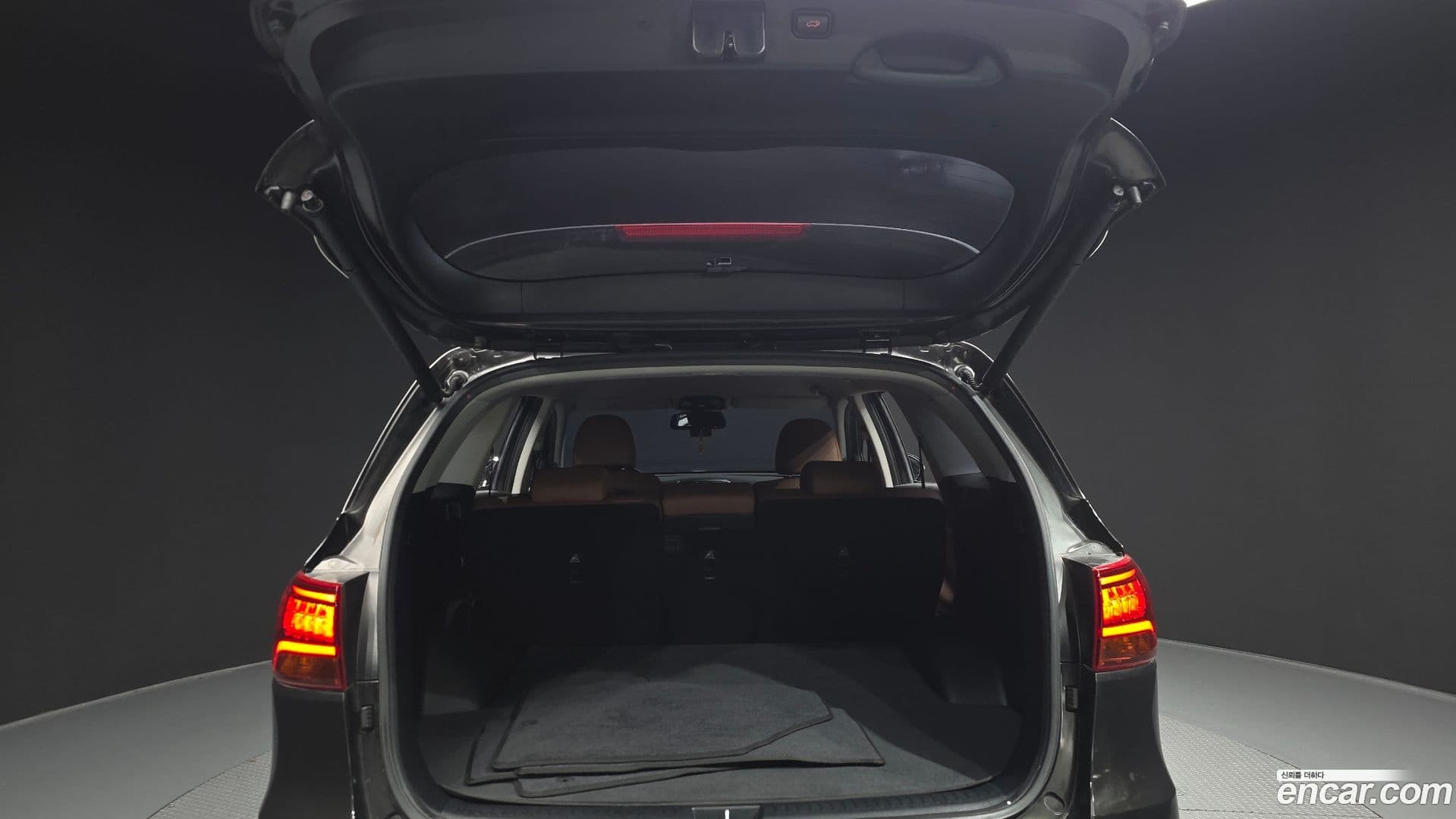 Main__Slider__Photo:Sorento Kia 2018.6-19