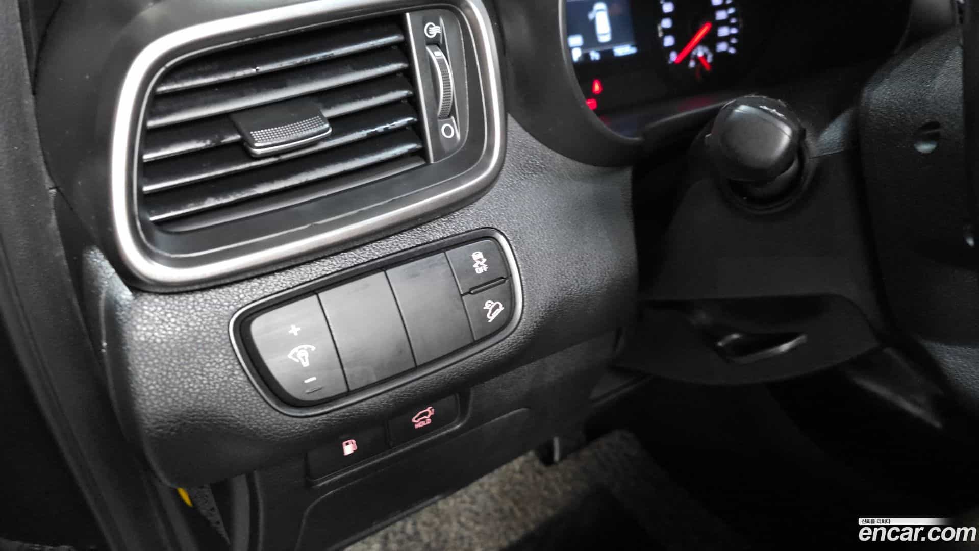 Sorento Kia 2018.6-OPTION-041