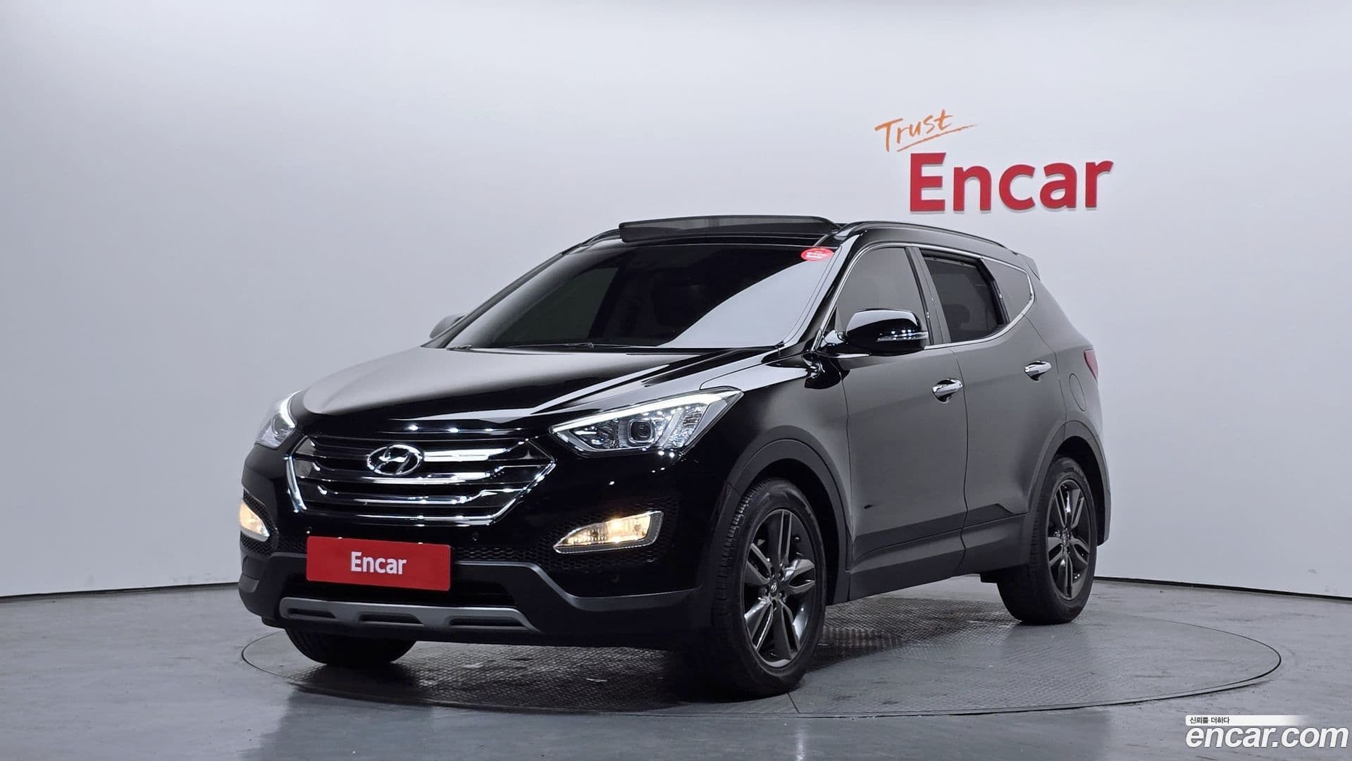 Main__Slider__Photo:Santafe Hyundai 2014.3-0
