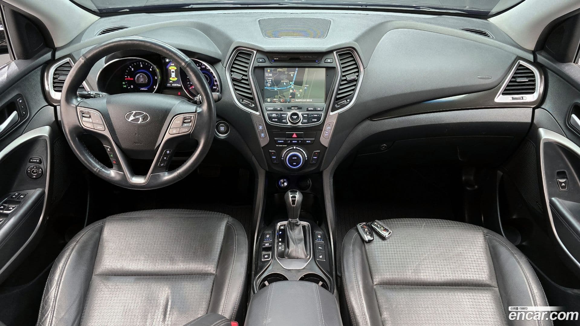 Main__Slider__Photo:Santafe Hyundai 2014.3-6