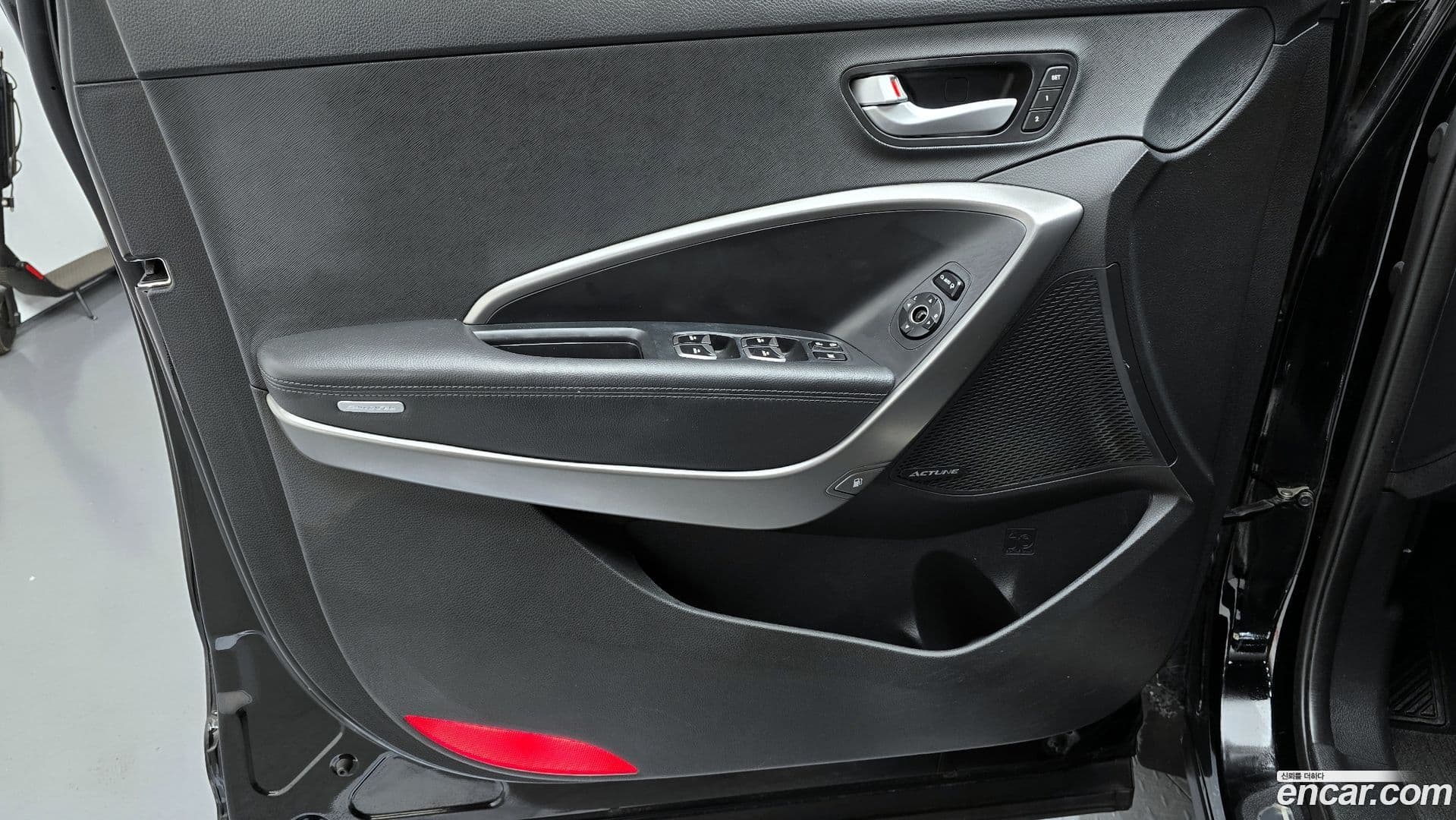 Main__Slider__Photo:Santafe Hyundai 2014.3-23