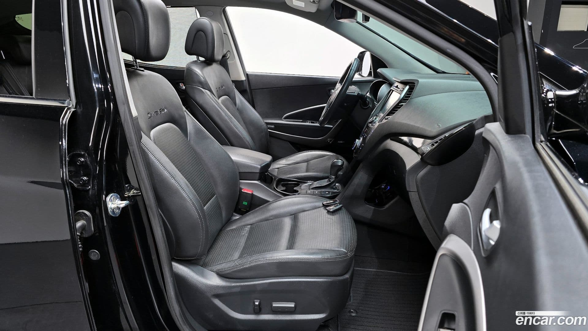 Main__Slider__Photo:Santafe Hyundai 2014.3-25