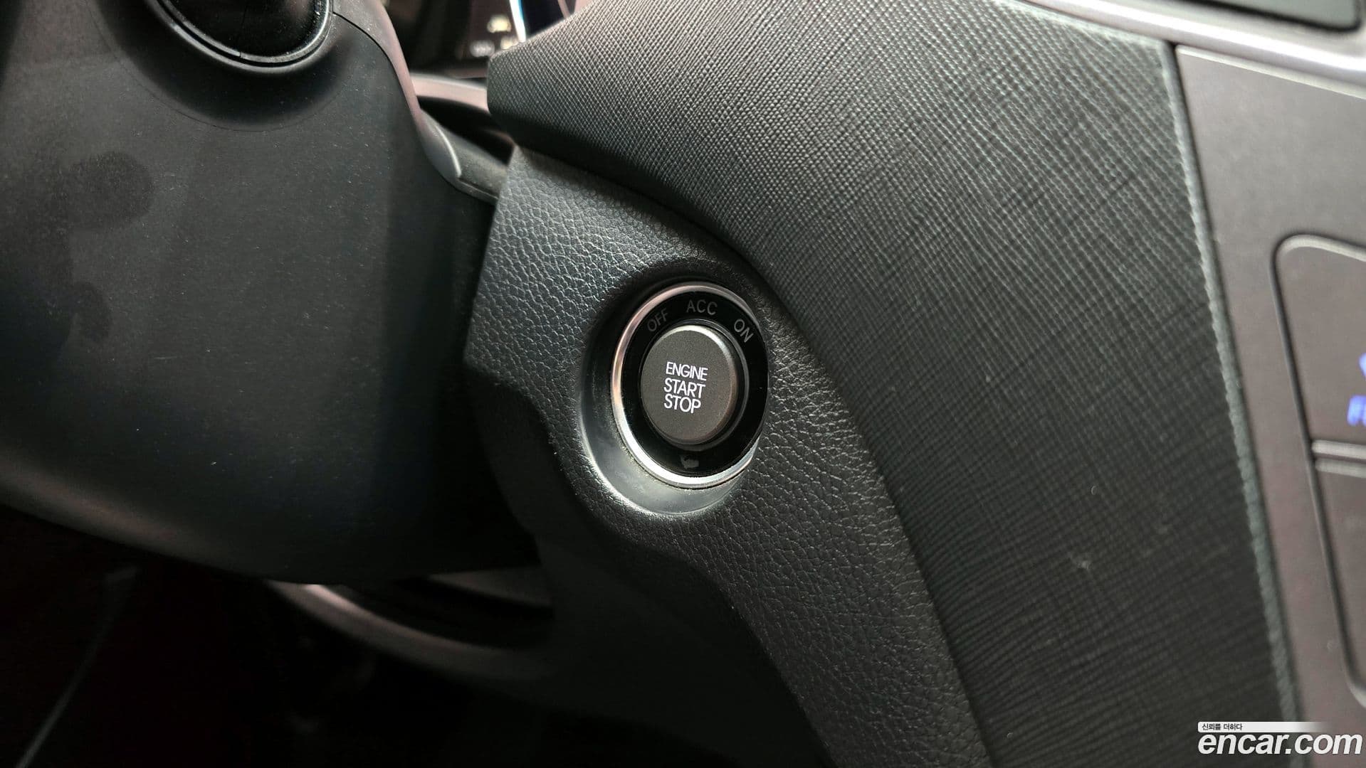 Main__Slider__Photo:Santafe Hyundai 2014.3-28